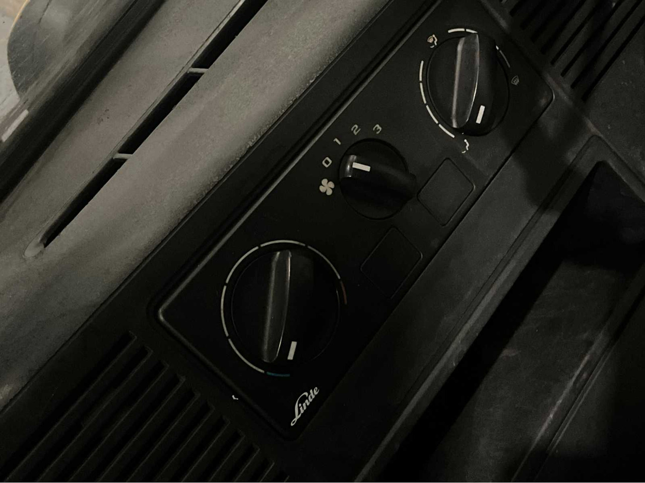 Forklift 2019 LINDE E30HL-01/600 3000KG SPOON ADJUSTER BATTERY 2023 FORKLIFT: picture 15