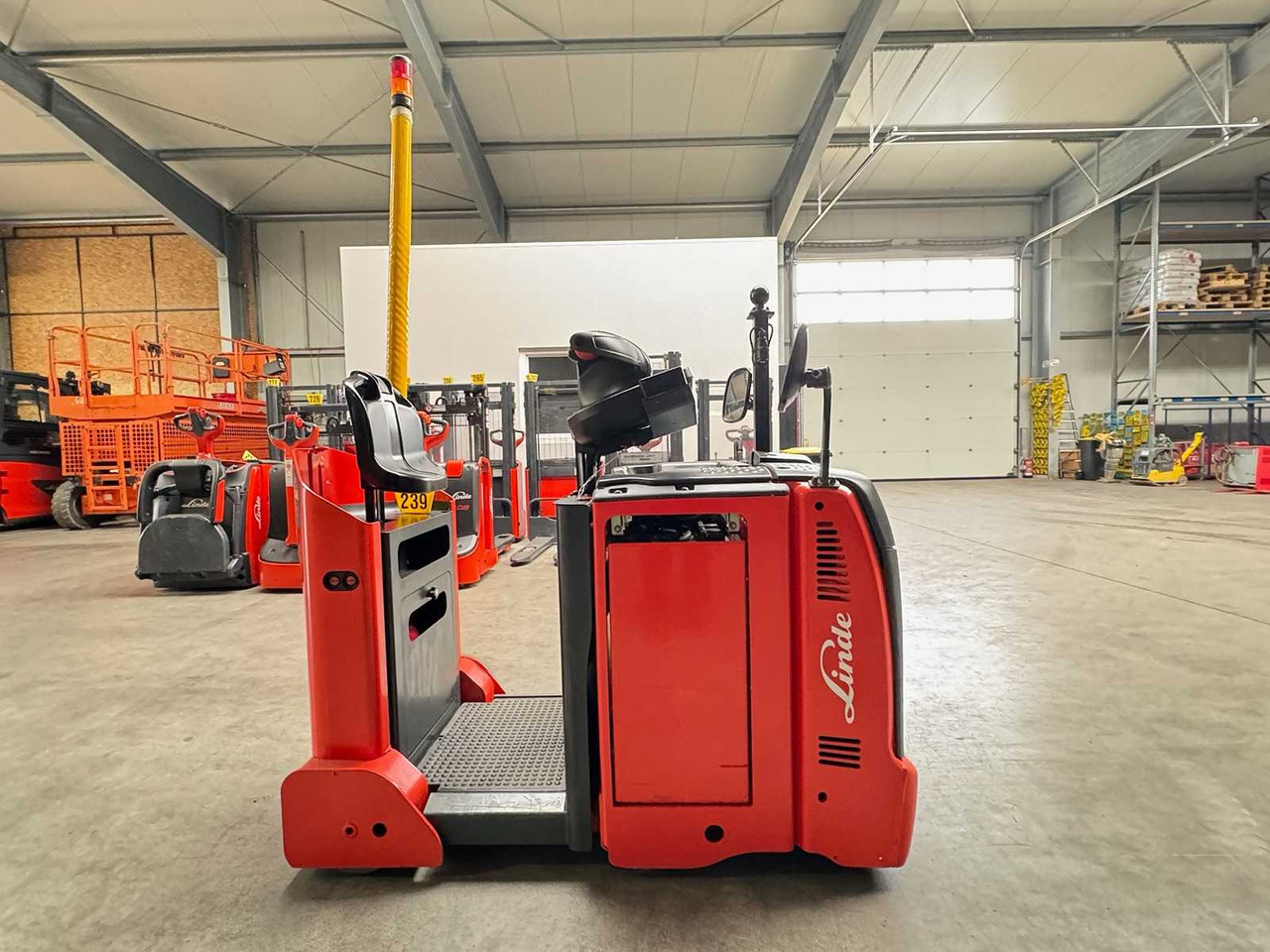 2019 SERVICE + UVV 06/2026 LINDE P50C 5.000KG TRACTOR 285 HOURS 500AH BATTERY - Forklift: picture 1 2019 SERVICE + UVV 06/2026 LINDE P50C 5.000KG TRACTOR 285 HOURS 500AH BATTERY - Forklift: picture 1
