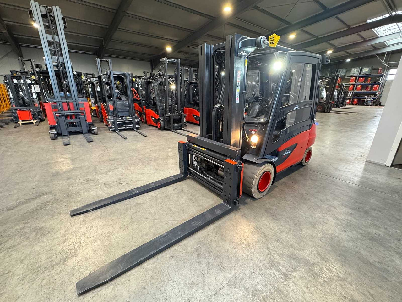 2022 SERVICE+UVV 11/2026 LINDE E35L 3.500KG TRIPLEX 3.+4. - Forklift: picture 3 2022 SERVICE+UVV 11/2026 LINDE E35L 3.500KG TRIPLEX 3.+4. - Forklift: picture 3