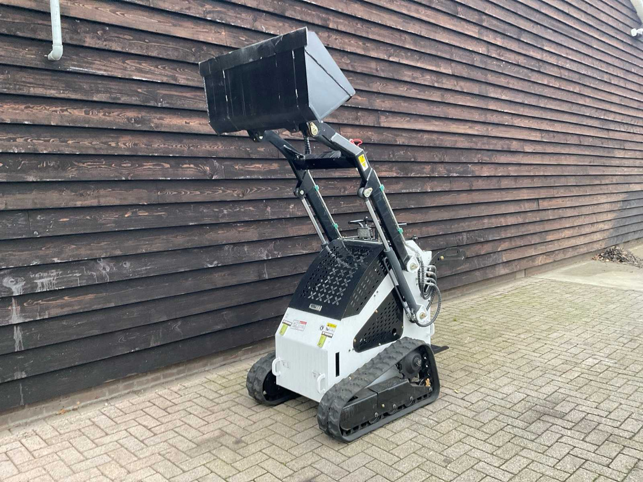 2025 JLH LRT 360 SKID STEER LOADER - Compact track loader: picture 5 2025 JLH LRT 360 SKID STEER LOADER - Compact track loader: picture 5