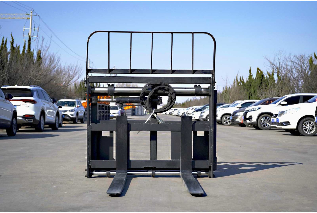 Rhino-Cross Side shift pallet fork - Attachment for Construction machinery: picture 3 Rhino-Cross Side shift pallet fork - Attachment for Construction machinery: picture 3