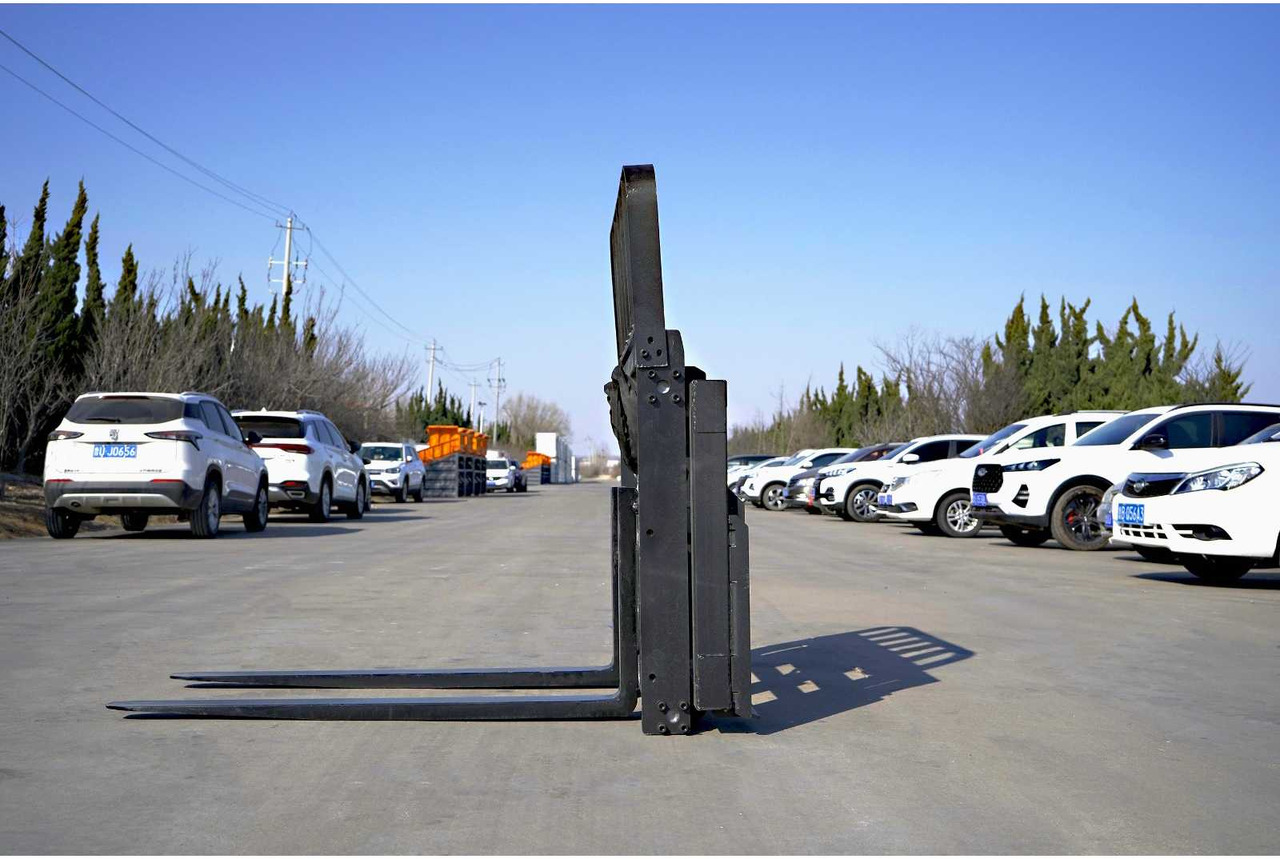 Rhino-Cross Side shift pallet fork - Attachment for Construction machinery: picture 4 Rhino-Cross Side shift pallet fork - Attachment for Construction machinery: picture 4