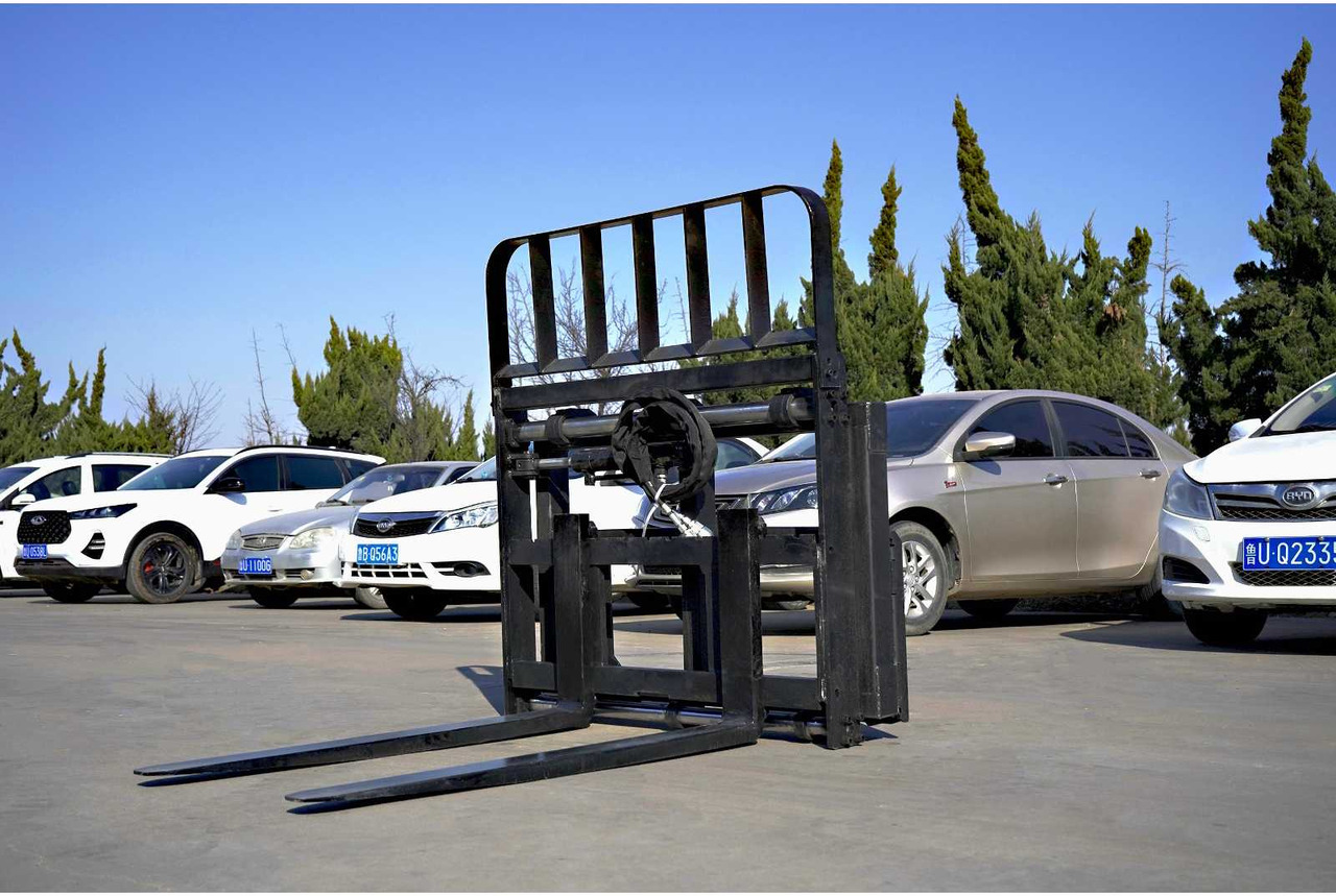 Rhino-Cross Side shift pallet fork - Attachment for Construction machinery: picture 2 Rhino-Cross Side shift pallet fork - Attachment for Construction machinery: picture 2