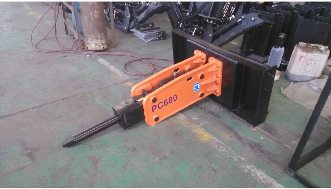 Rhino-cross hydraulic breaker sloop hamer - Attachment for Construction machinery: picture 5 Rhino-cross hydraulic breaker sloop hamer - Attachment for Construction machinery: picture 5