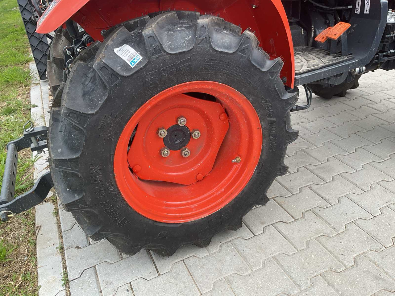 Avenger - Compact tractor: picture 5 Avenger - Compact tractor: picture 5