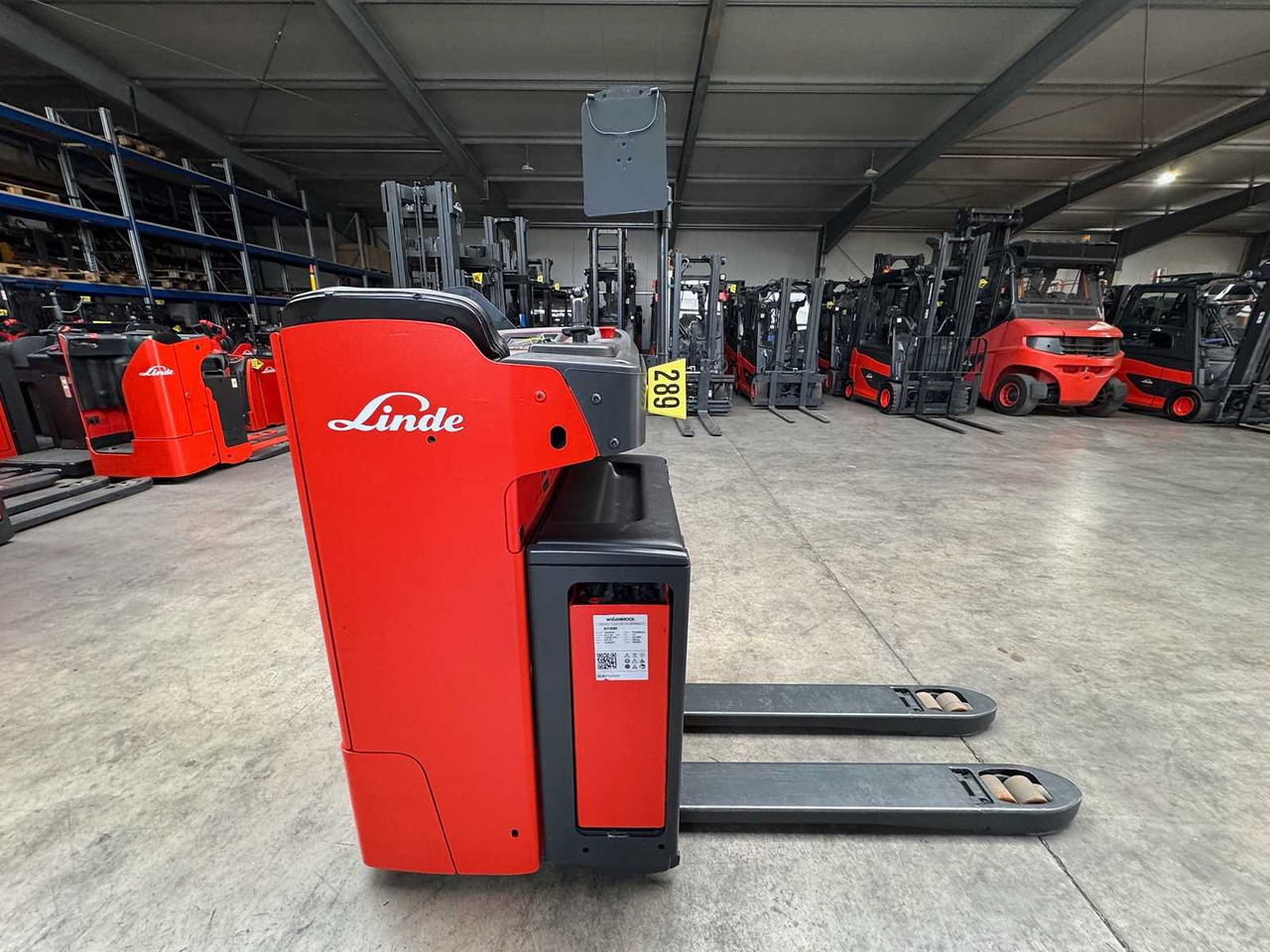 BATTERY 46/2023 BJ.2020 SERVICE + UVV 08/2026 LINDE T20R PALLET TRUCK STACKER ANT 4,715 HOURS - Forklift: picture 2 BATTERY 46/2023 BJ.2020 SERVICE + UVV 08/2026 LINDE T20R PALLET TRUCK STACKER ANT 4,715 HOURS - Forklift: picture 2