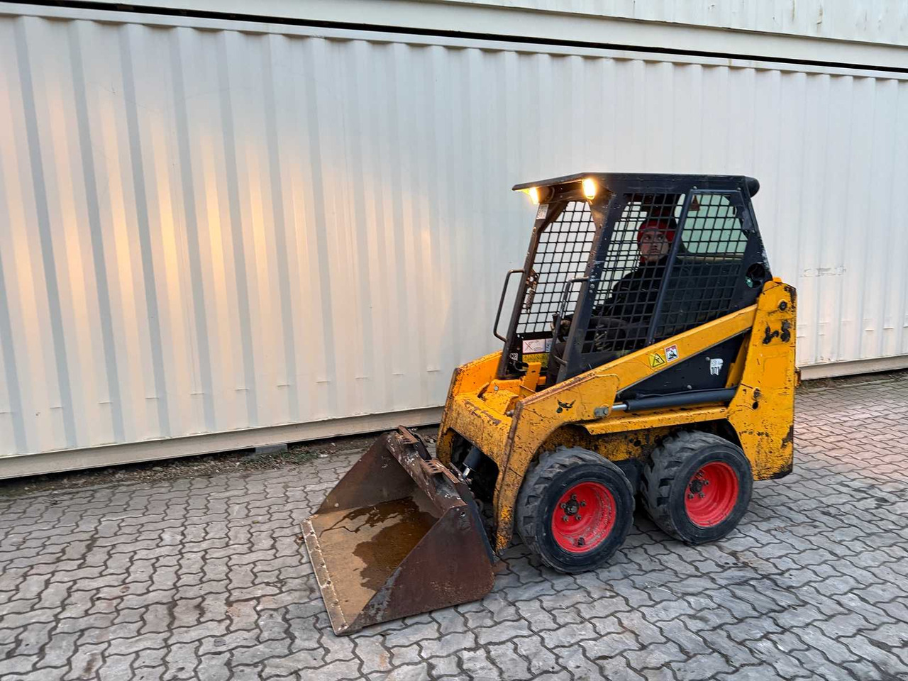 BOBCAT - S70 - 2016 - SKID STEER LOADERS - Compact track loader: picture 1 BOBCAT - S70 - 2016 - SKID STEER LOADERS - Compact track loader: picture 1