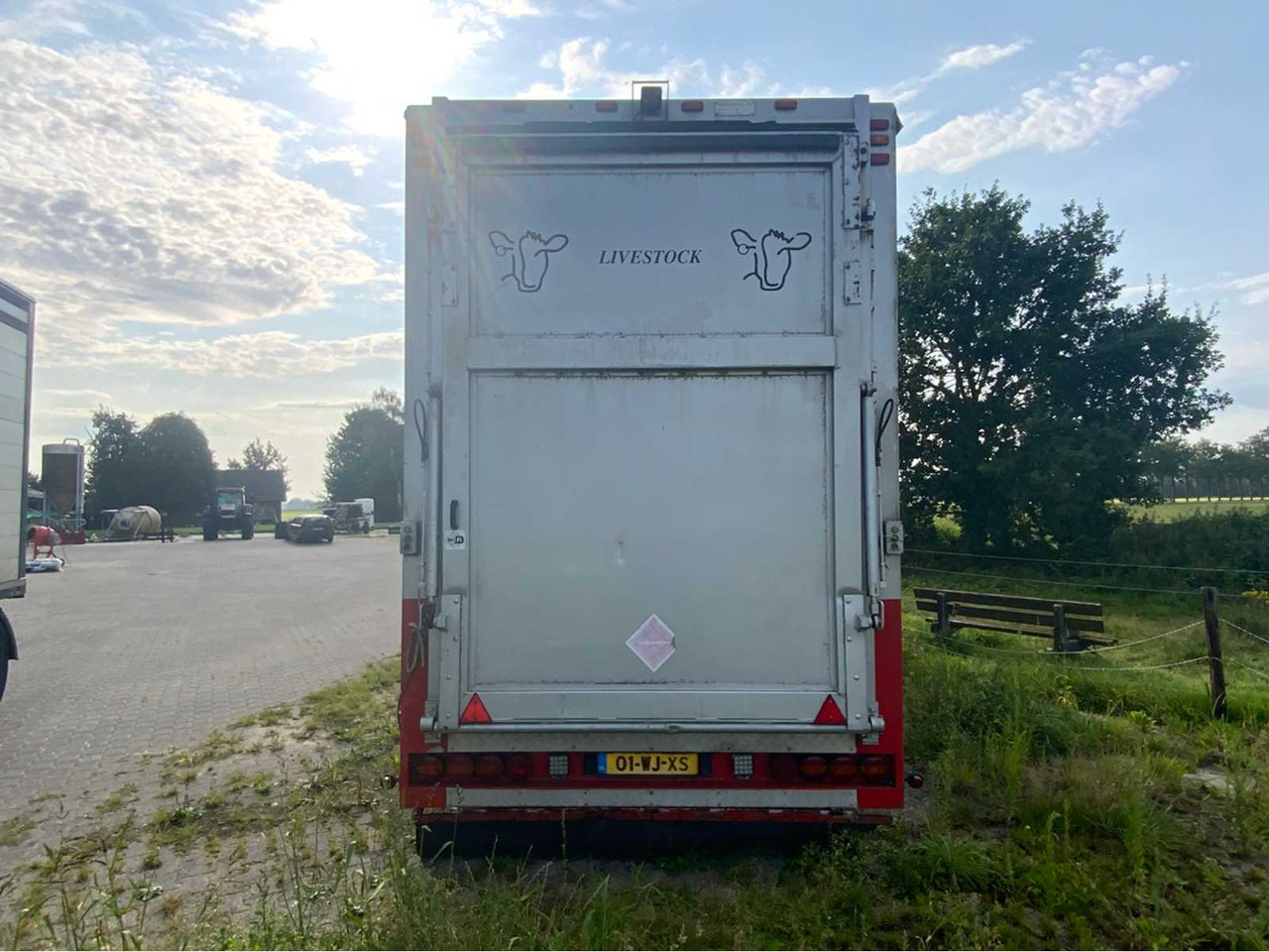 Berdex AV.1018 - Livestock trailer: picture 5 Berdex AV.1018 - Livestock trailer: picture 5