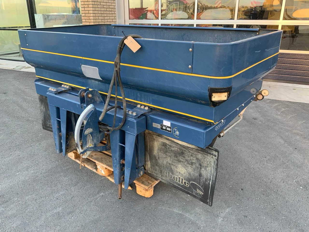 Bogballe M2W - Fertilizer spreader: picture 1 Bogballe M2W - Fertilizer spreader: picture 1