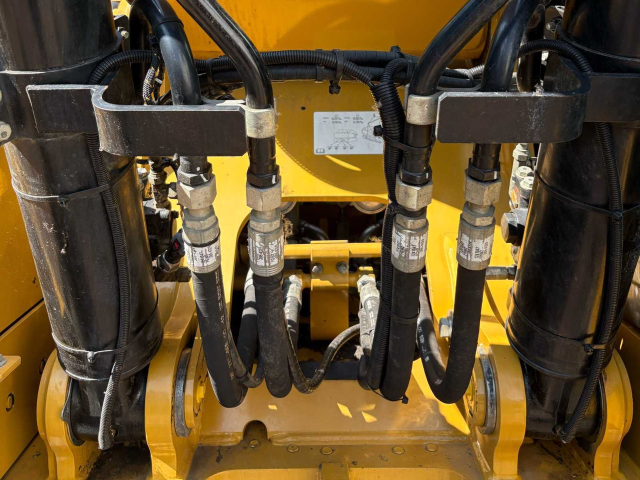 Crawler excavator CAT 323: picture 17
