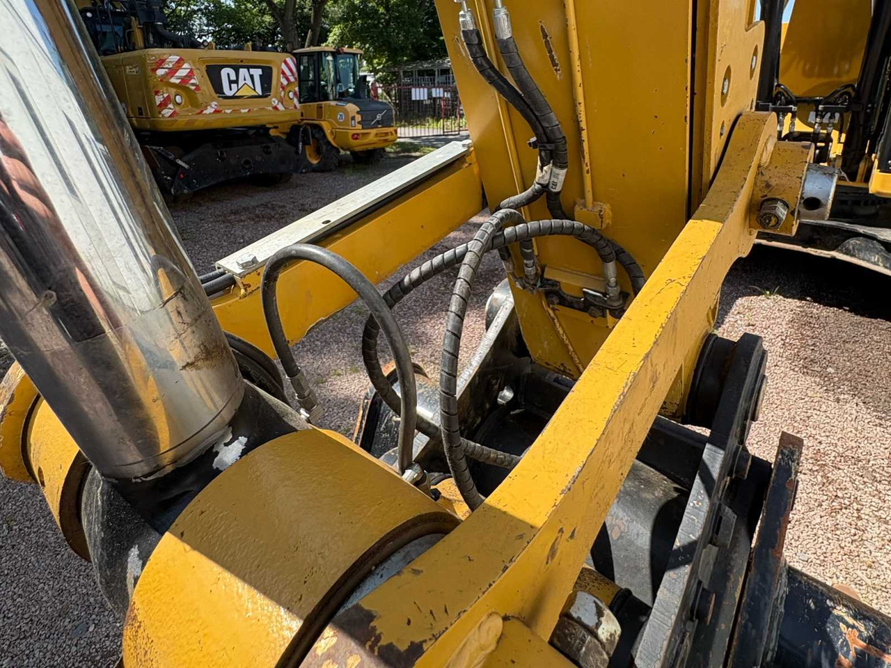 Crawler excavator CAT 323: picture 24