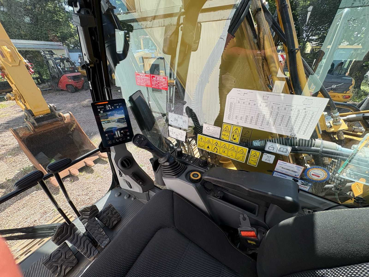 Crawler excavator CAT 323: picture 26