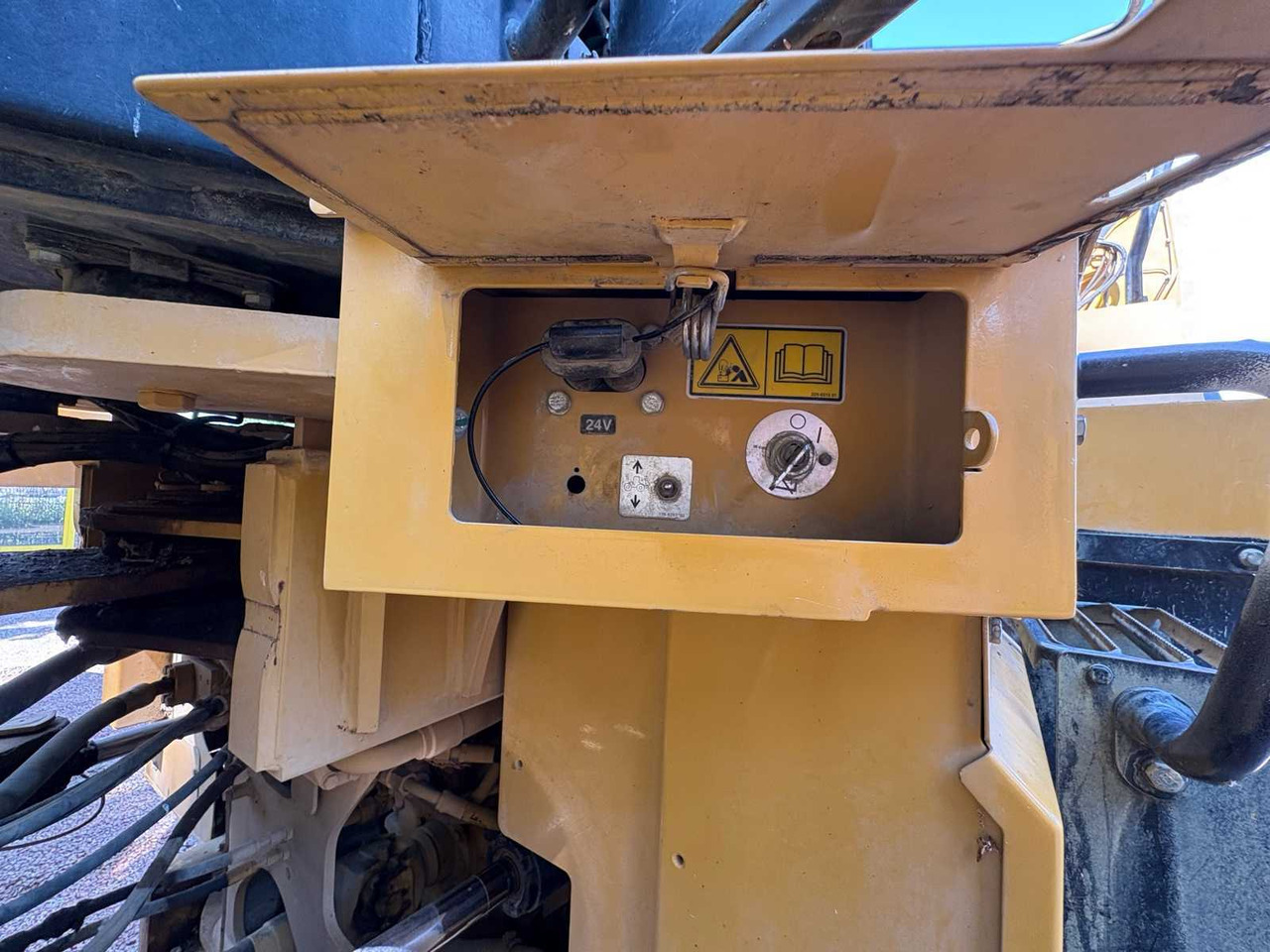Wheel loader Caterpillar / CAT 972 K: picture 21