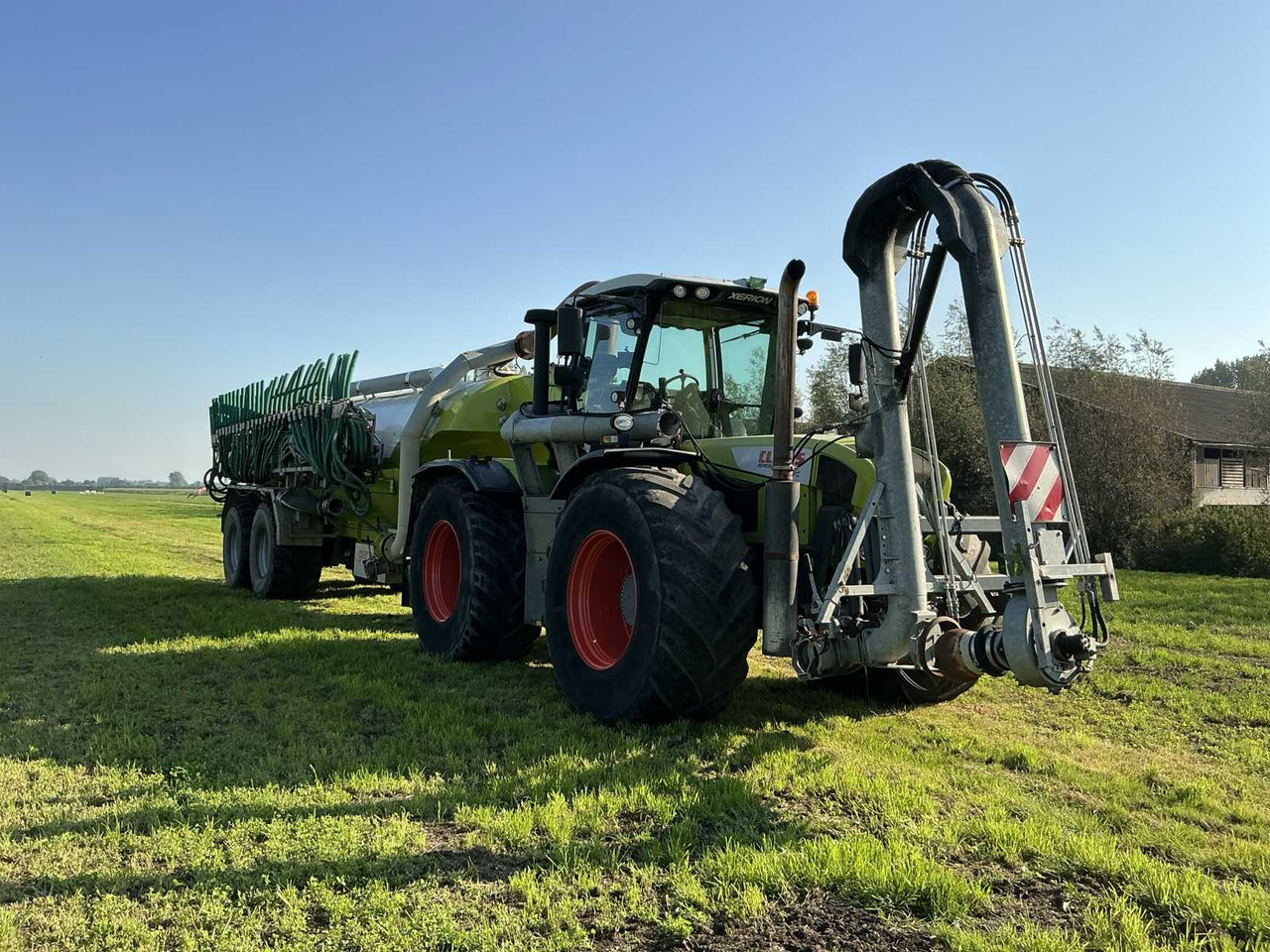 Claas Xerion 3800 Trac VC - PTLX 28 - Manure spreader: picture 2 Claas Xerion 3800 Trac VC - PTLX 28 - Manure spreader: picture 2