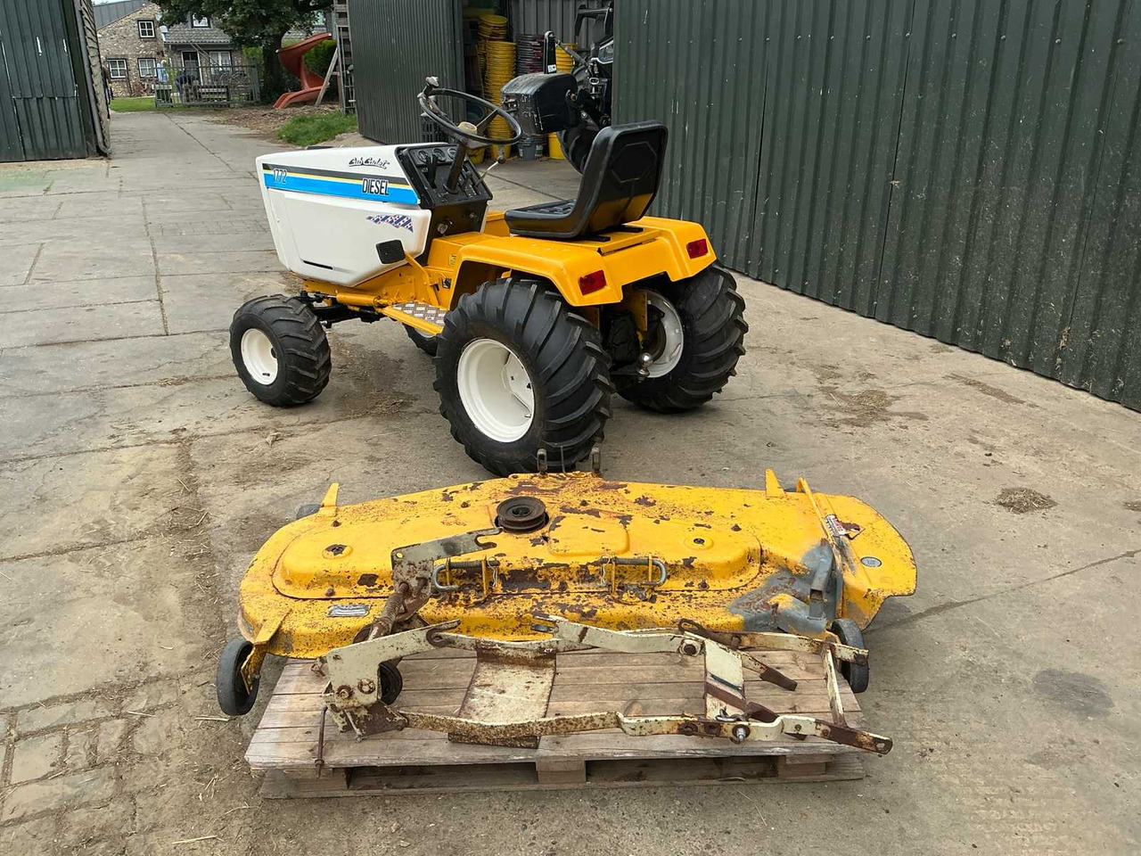 Cub cadet 1772 - Compact tractor: picture 5 Cub cadet 1772 - Compact tractor: picture 5