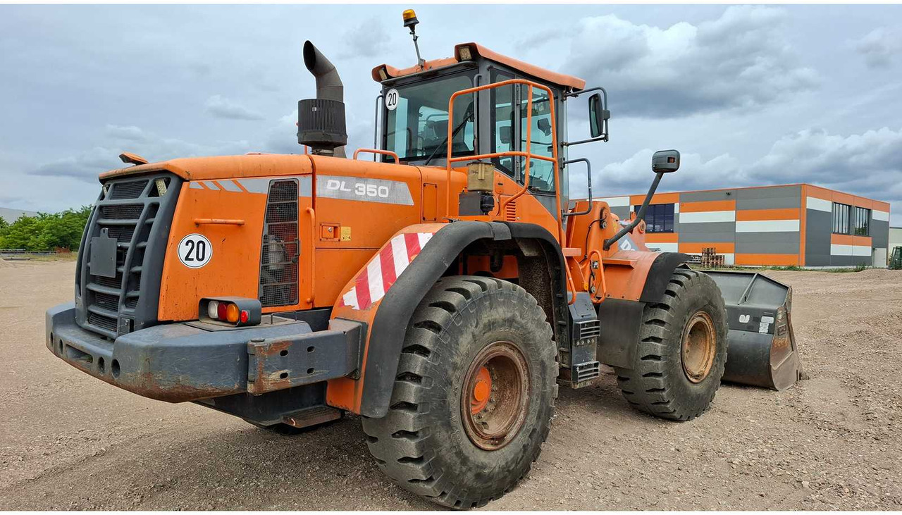 DOSAN DL350 - Wheel loader: picture 5 DOSAN DL350 - Wheel loader: picture 5