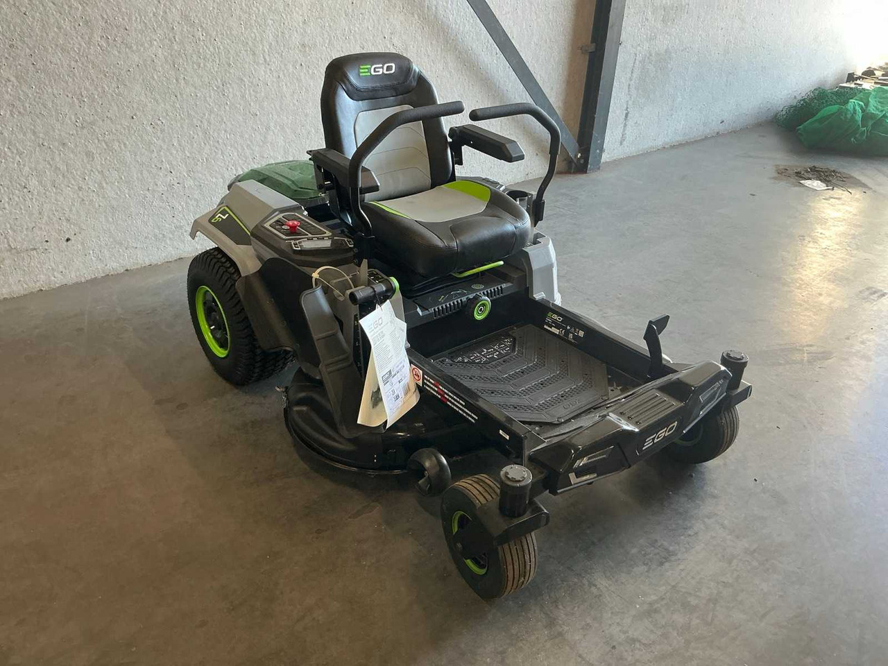 EGO ZT4200E-L - Garden mower: picture 3 EGO ZT4200E-L - Garden mower: picture 3