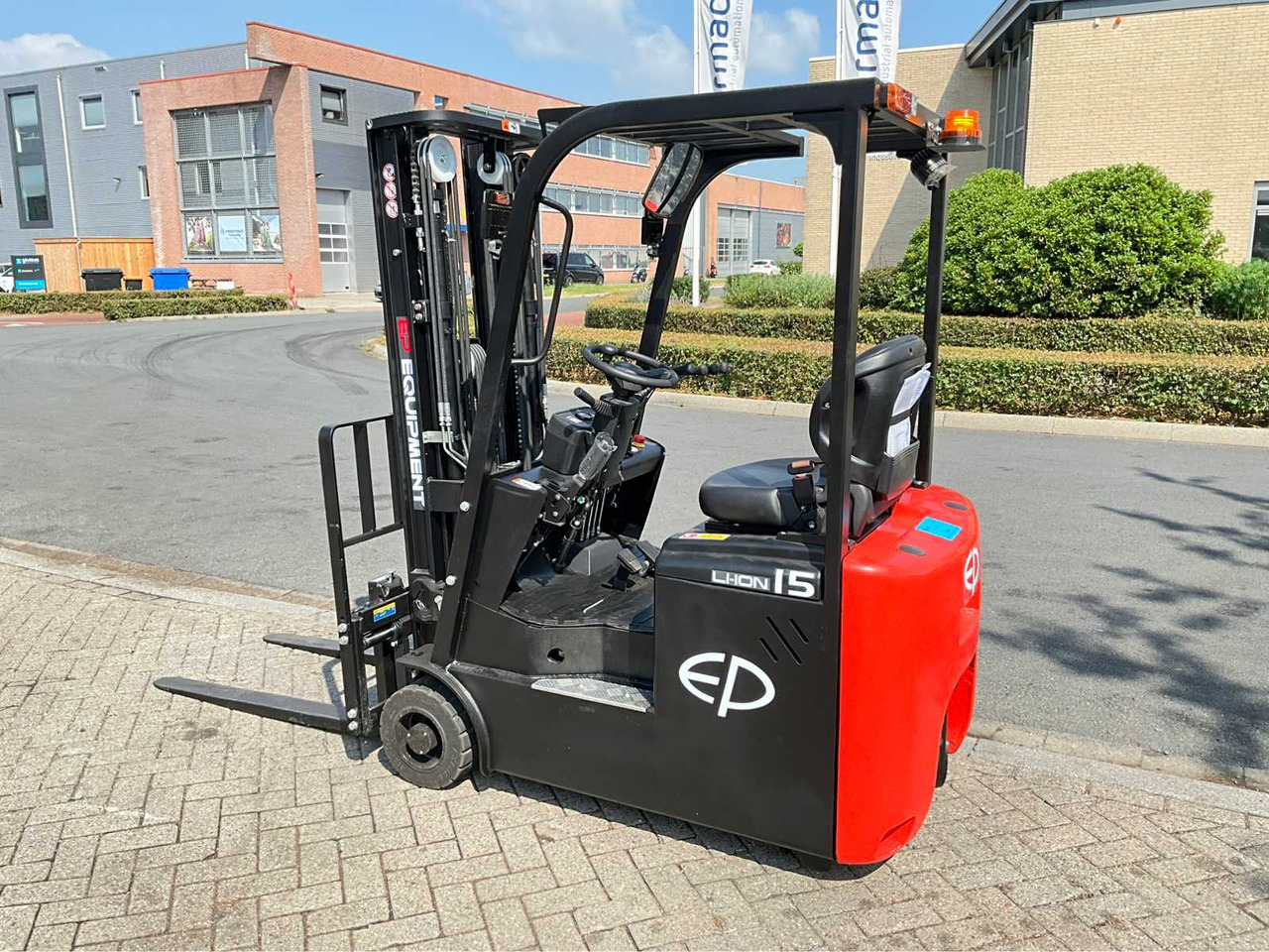 EP EFS 151 - 4.35 METER TRIPLEX, LI-ION, FREE-LIFT, SIDE-SHIFT - FORKLIFT - Forklift: picture 3 EP EFS 151 - 4.35 METER TRIPLEX, LI-ION, FREE-LIFT, SIDE-SHIFT - FORKLIFT - Forklift: picture 3