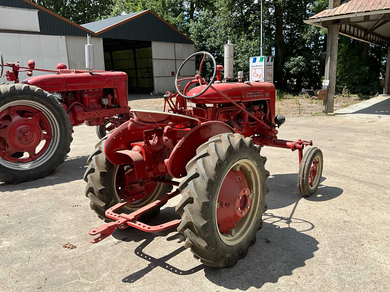 Farmall 100 - Farm tractor: picture 3 Farmall 100 - Farm tractor: picture 3