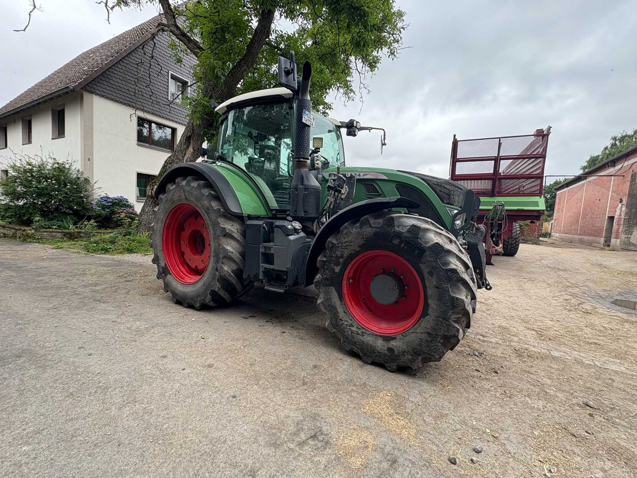 Fendt 724 Vario SCR - Farm tractor: picture 2 Fendt 724 Vario SCR - Farm tractor: picture 2