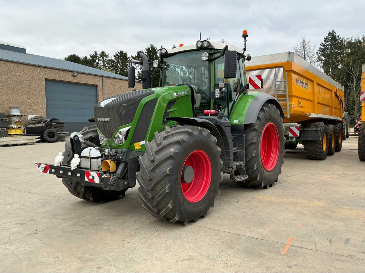 Fendt 826 Vario - Farm tractor: picture 1 Fendt 826 Vario - Farm tractor: picture 1