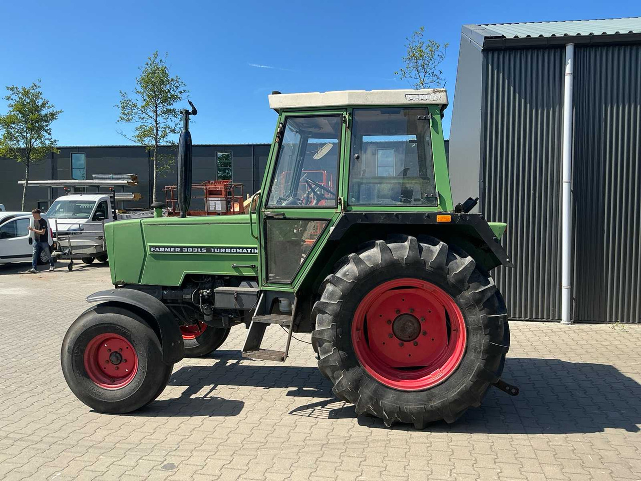 Fendt Farmer 303LS Turbomatic - Farm tractor: picture 4 Fendt Farmer 303LS Turbomatic - Farm tractor: picture 4