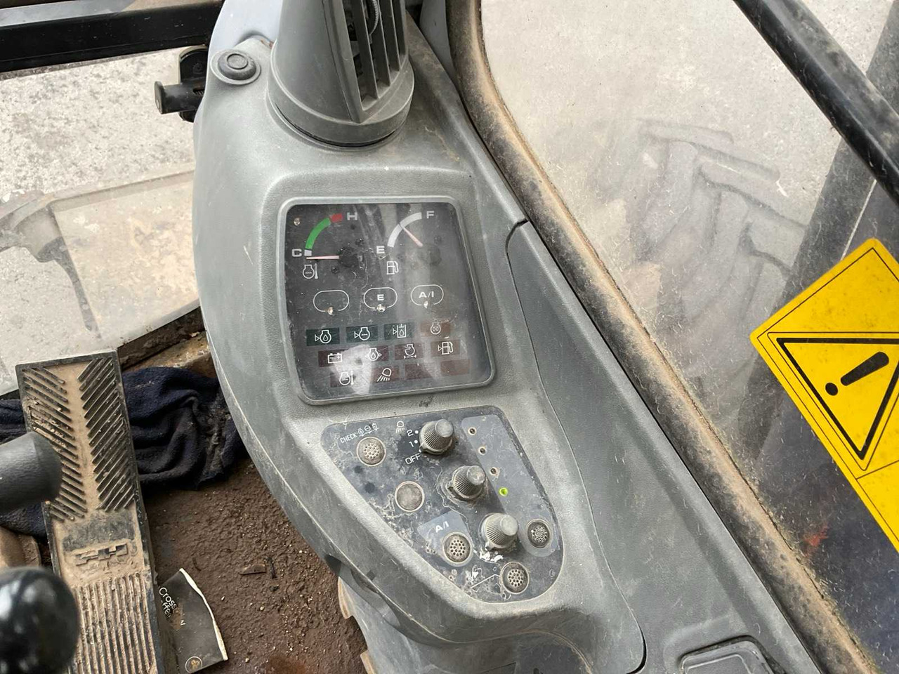 Wheel excavator Fiat Hitachi Etec 815B: picture 29 Wheel excavator Fiat Hitachi Etec 815B: picture 29