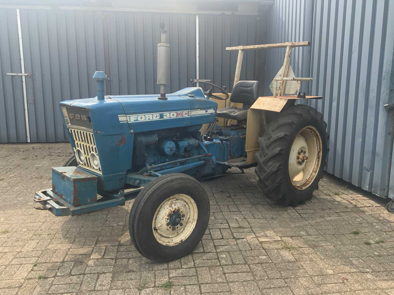 Ford 3000 - Farm tractor: picture 1 Ford 3000 - Farm tractor: picture 1