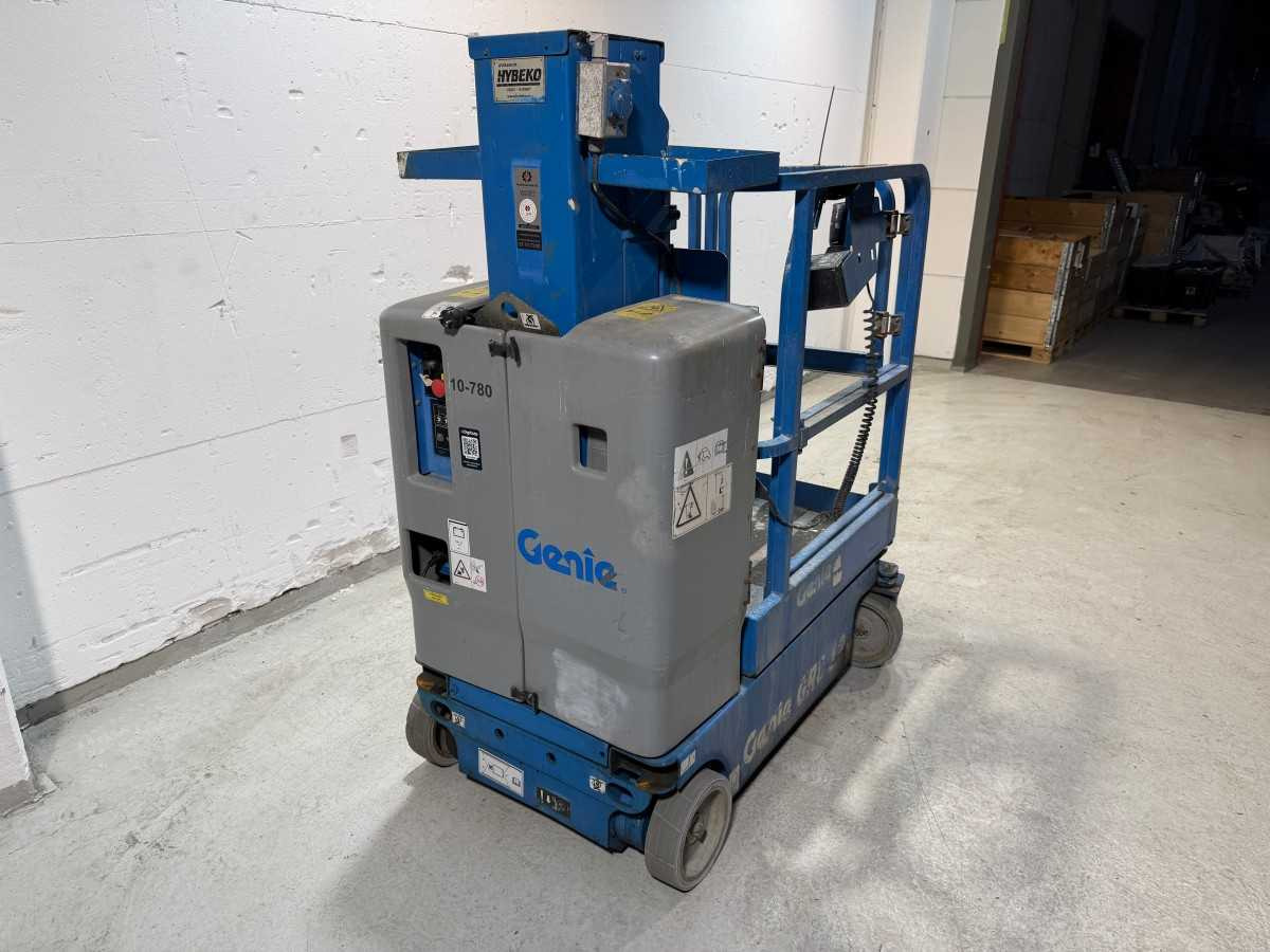 GENIE - 2011 - GRC-12 - AERIAL PLATFORM - Aerial platform: picture 2 GENIE - 2011 - GRC-12 - AERIAL PLATFORM - Aerial platform: picture 2