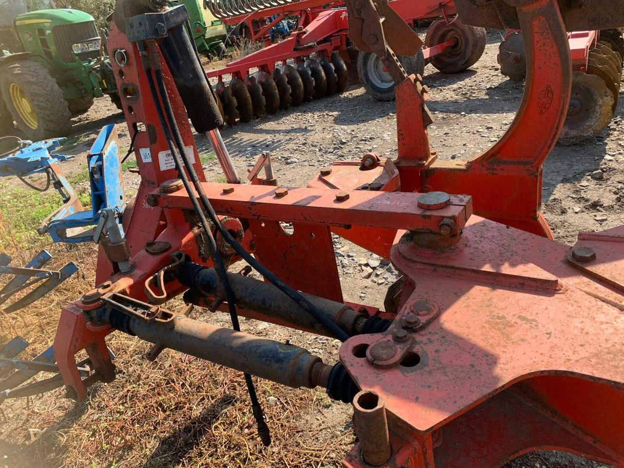 Gregoire Besson  - Plow: picture 2 Gregoire Besson  - Plow: picture 2