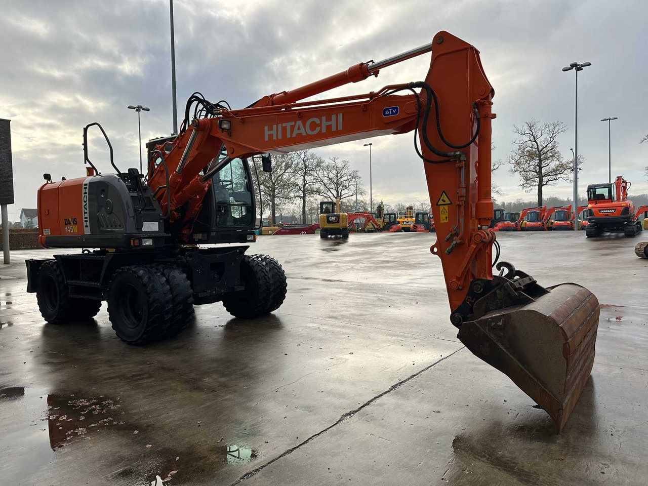 HITACHI - 2012 - ZX145W-3 - WHEELED EXCAVATOR - Wheel excavator: picture 3 HITACHI - 2012 - ZX145W-3 - WHEELED EXCAVATOR - Wheel excavator: picture 3