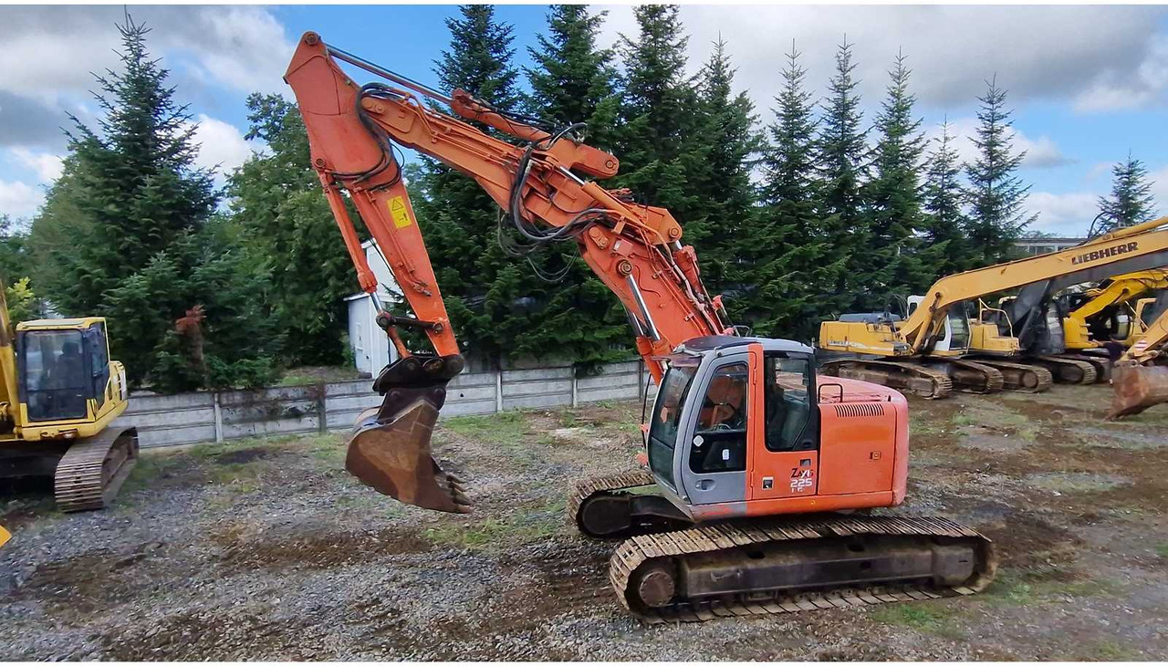 HITACHI ZX225USLC - Crawler excavator: picture 5 HITACHI ZX225USLC - Crawler excavator: picture 5