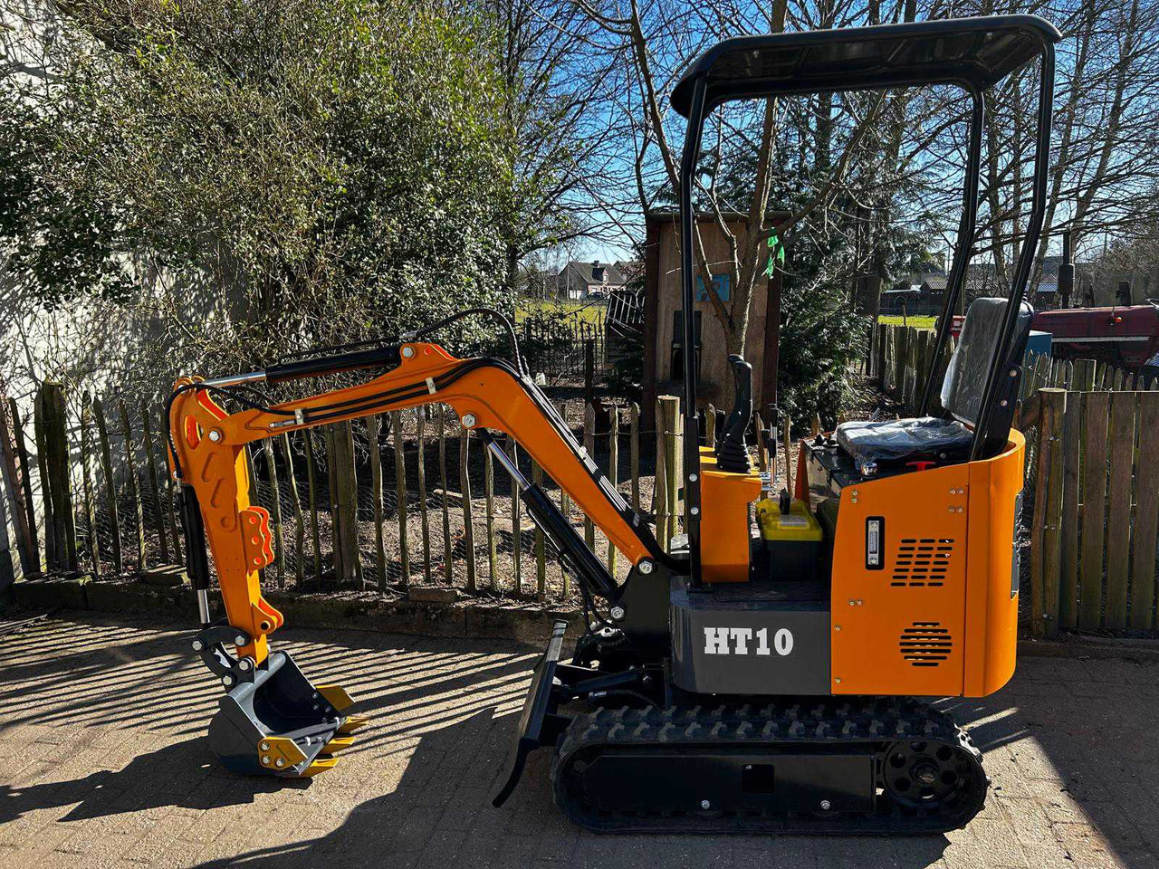 HT10 - Mini excavator: picture 4 HT10 - Mini excavator: picture 4
