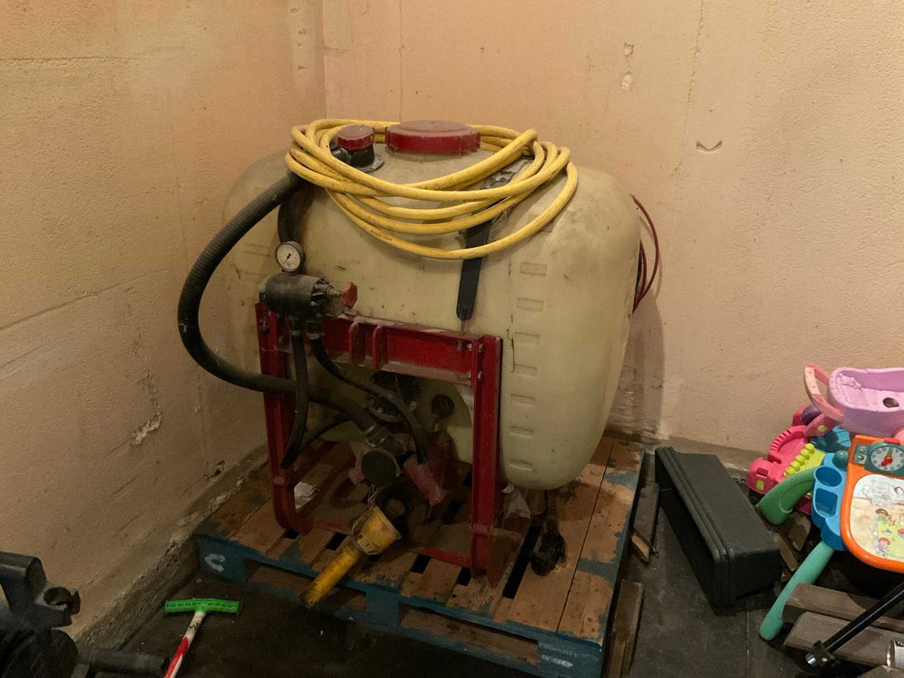 Hardi 400L - Sprayer: picture 1 Hardi 400L - Sprayer: picture 1