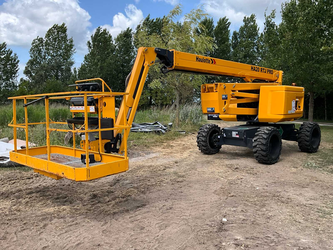 Haulotte HA20 RTJ PRO - Aerial platform: picture 1 Haulotte HA20 RTJ PRO - Aerial platform: picture 1