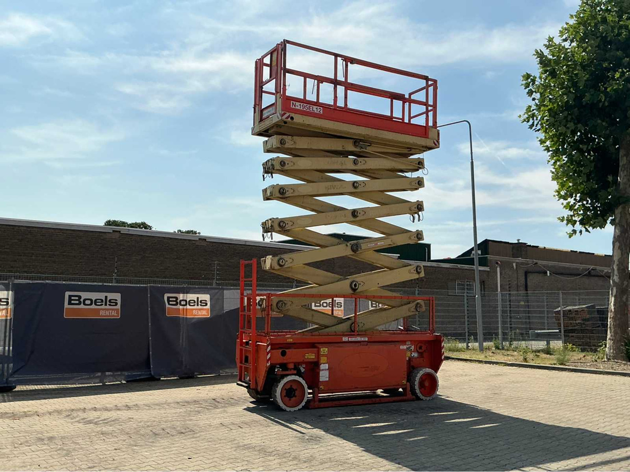 Holland Lift N195EL12 - Aerial platform: picture 1 Holland Lift N195EL12 - Aerial platform: picture 1