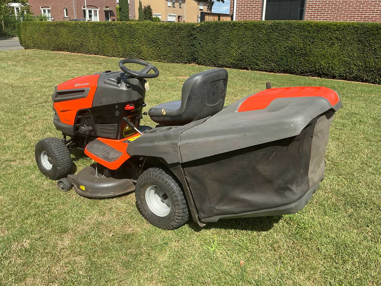 Husqvarna CTH164T - Garden mower: picture 3 Husqvarna CTH164T - Garden mower: picture 3