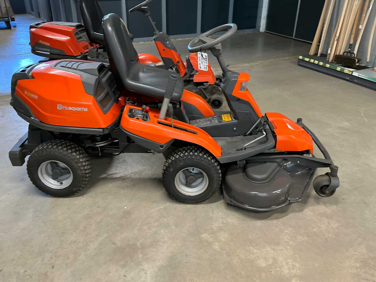 Husqvarna R316T - Garden mower: picture 5 Husqvarna R316T - Garden mower: picture 5