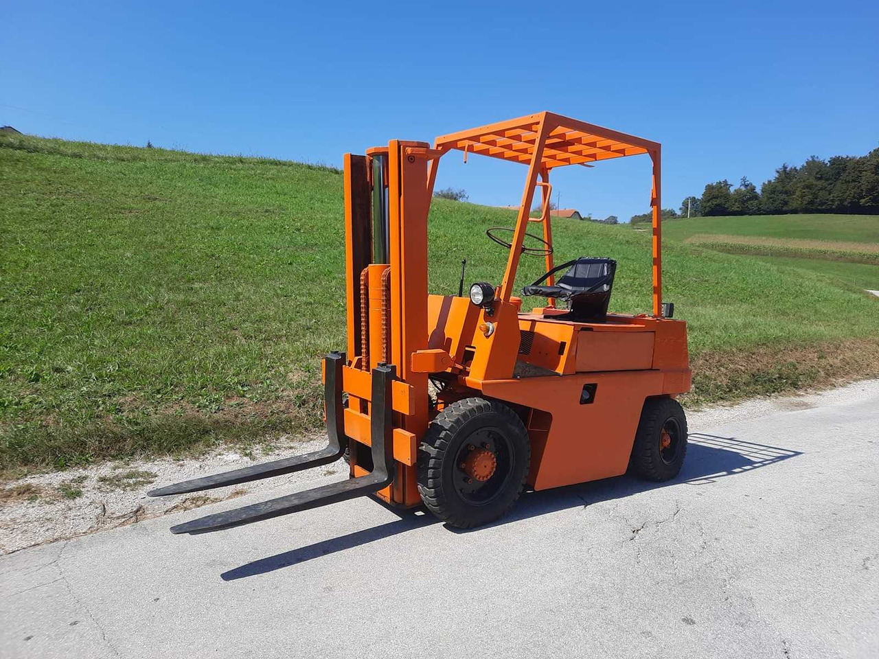 INDOS FORKLIFT - Forklift: picture 2 INDOS FORKLIFT - Forklift: picture 2