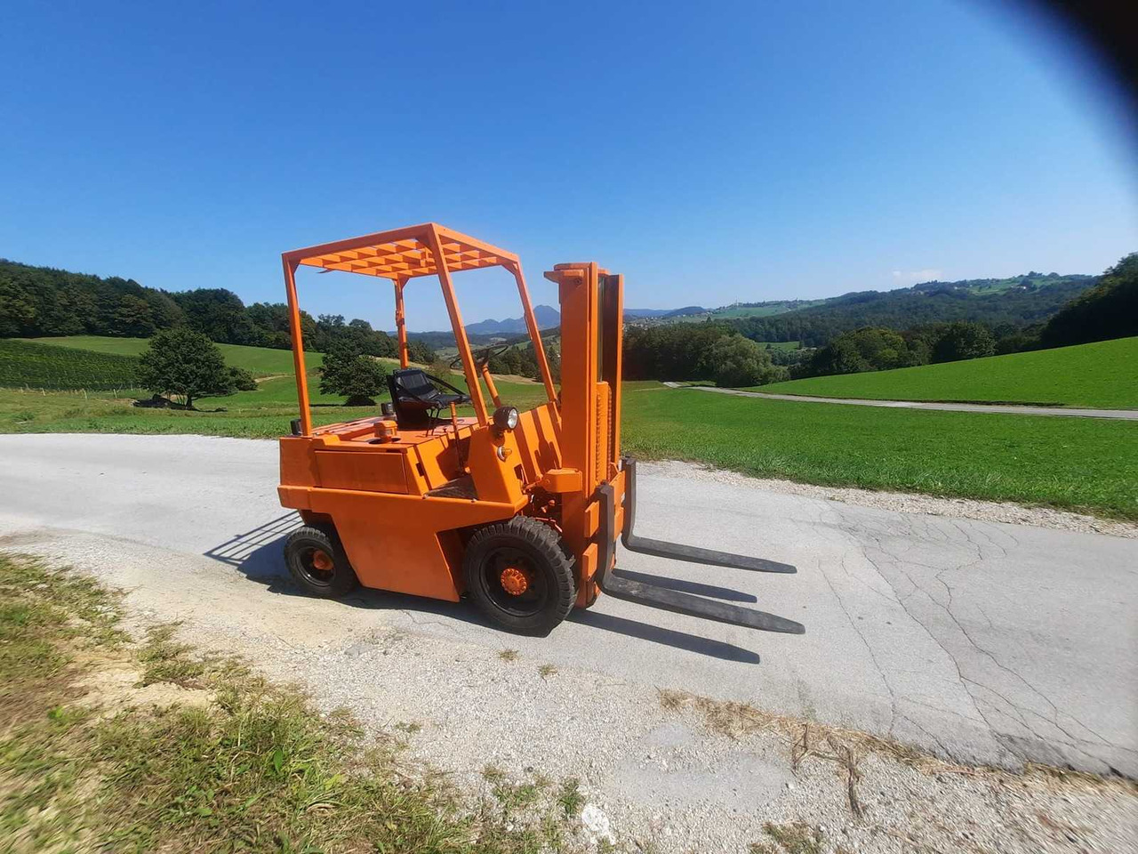 INDOS FORKLIFT - Forklift: picture 1 INDOS FORKLIFT - Forklift: picture 1