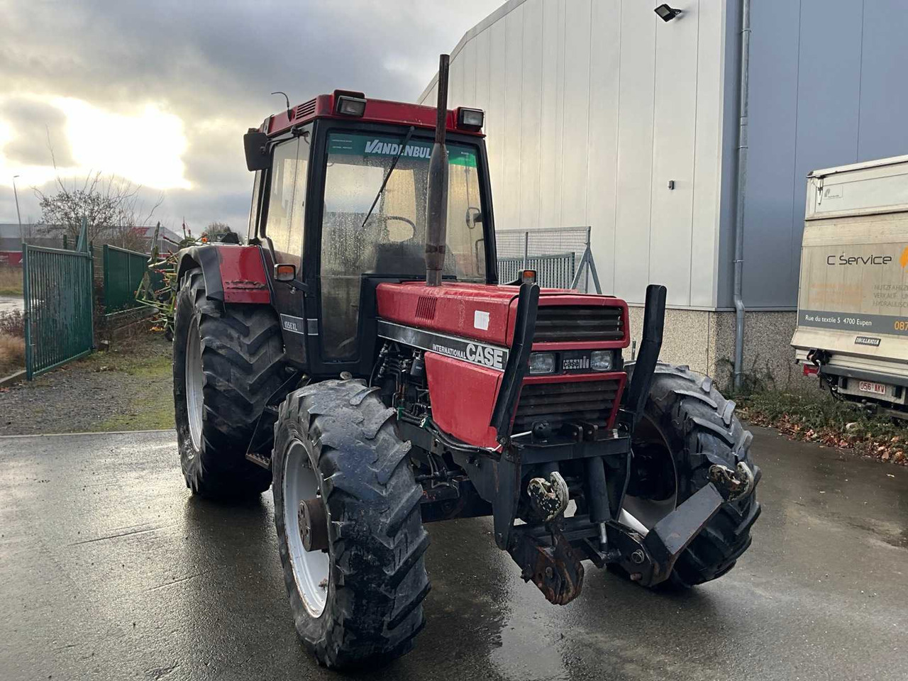 INTERNATIONAL-CASE 1056XL ALL-WHEEL DRIVE AGRICULTURAL TRACTOR - Farm tractor: picture 3 INTERNATIONAL-CASE 1056XL ALL-WHEEL DRIVE AGRICULTURAL TRACTOR - Farm tractor: picture 3