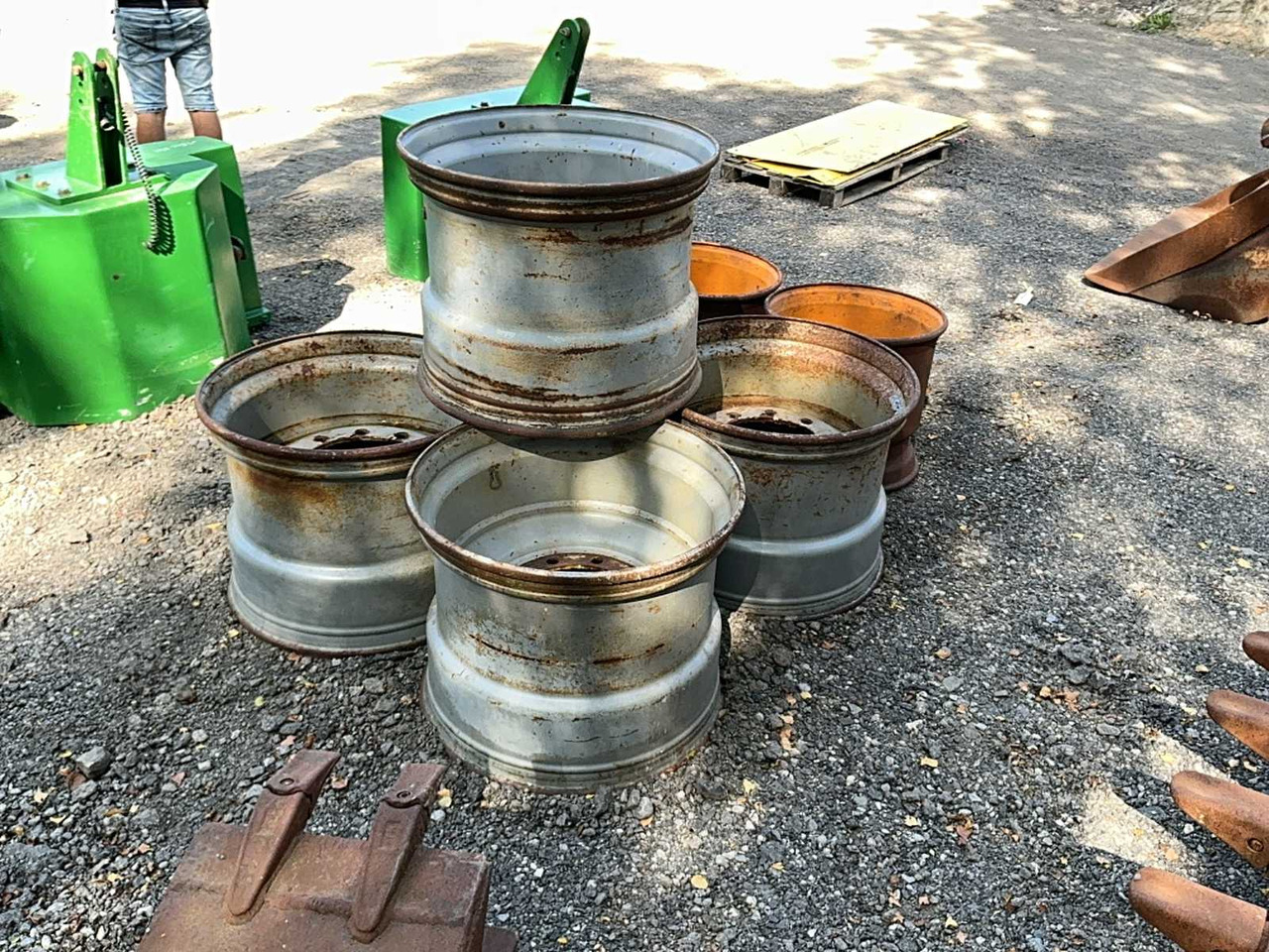 Inconnu - Wheels and tires for Farm tractor: picture 3 Inconnu - Wheels and tires for Farm tractor: picture 3