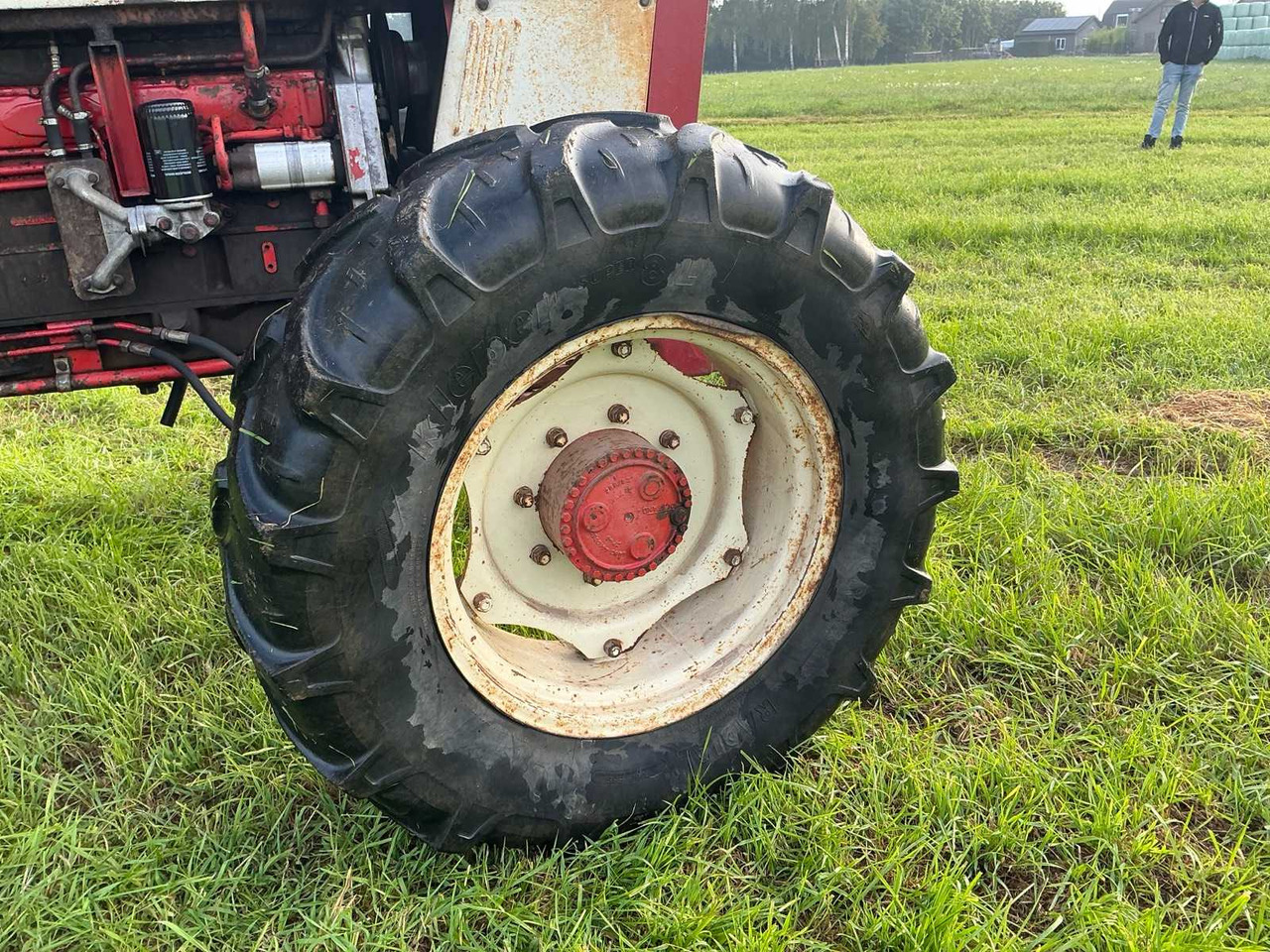 Farm tractor International 1246: picture 33