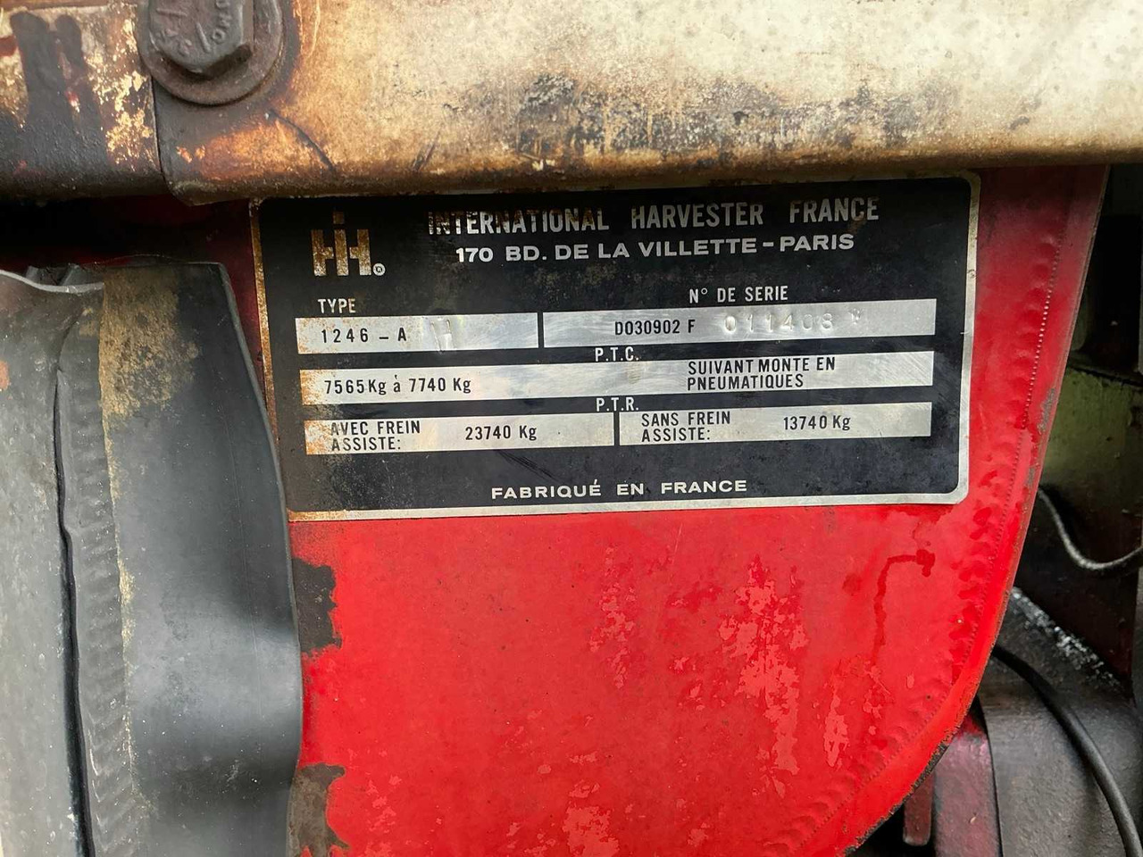 Farm tractor International 1246: picture 30