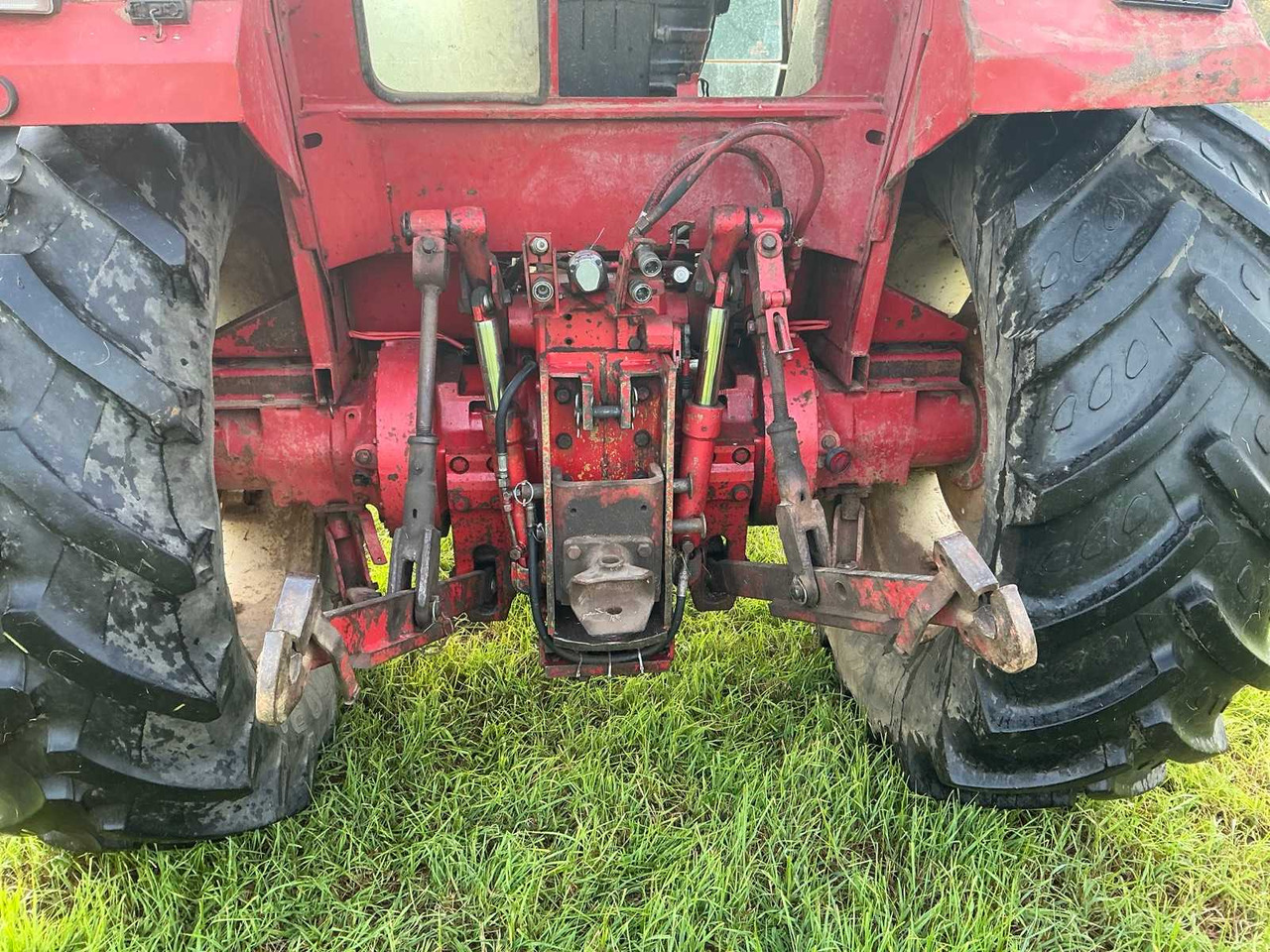 Farm tractor International 1246: picture 19
