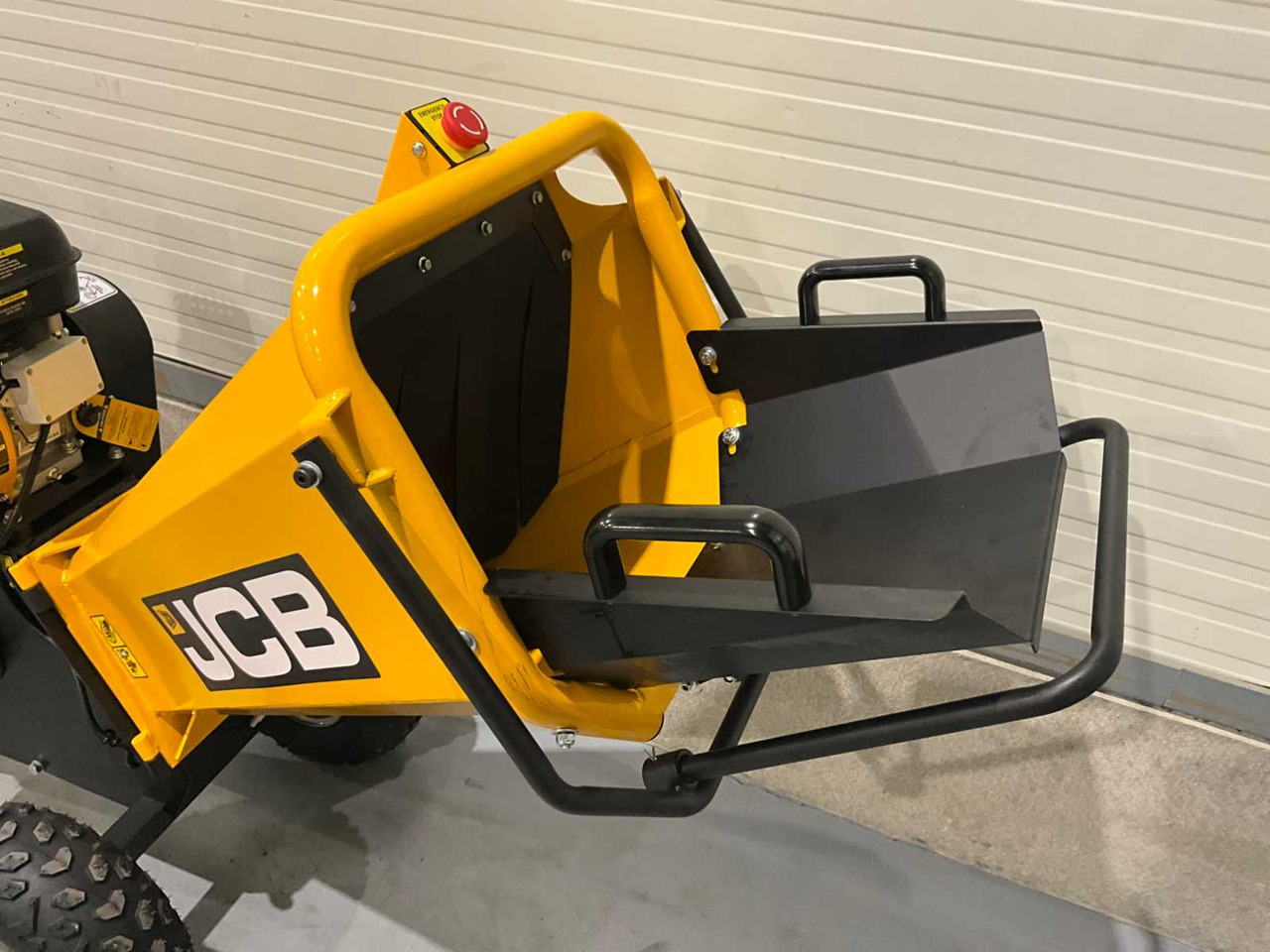Wood chipper JCB CH75100P: picture 9