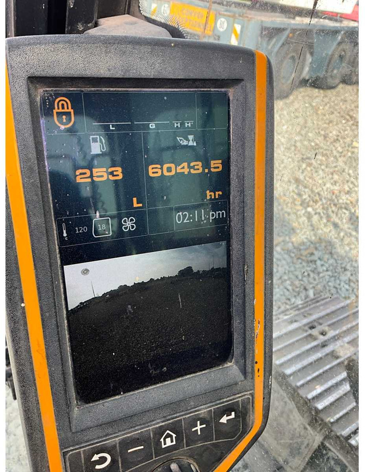 Crawler excavator JCB JS145lc: picture 15