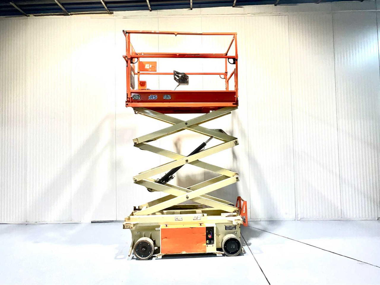 JLG -6RS - AERIAL PLATFORM, BJ. 2015 WORKING HEIGHT 7.8M, EXTENDABLE TO 2.55M - Aerial platform: picture 4 JLG -6RS - AERIAL PLATFORM, BJ. 2015 WORKING HEIGHT 7.8M, EXTENDABLE TO 2.55M - Aerial platform: picture 4