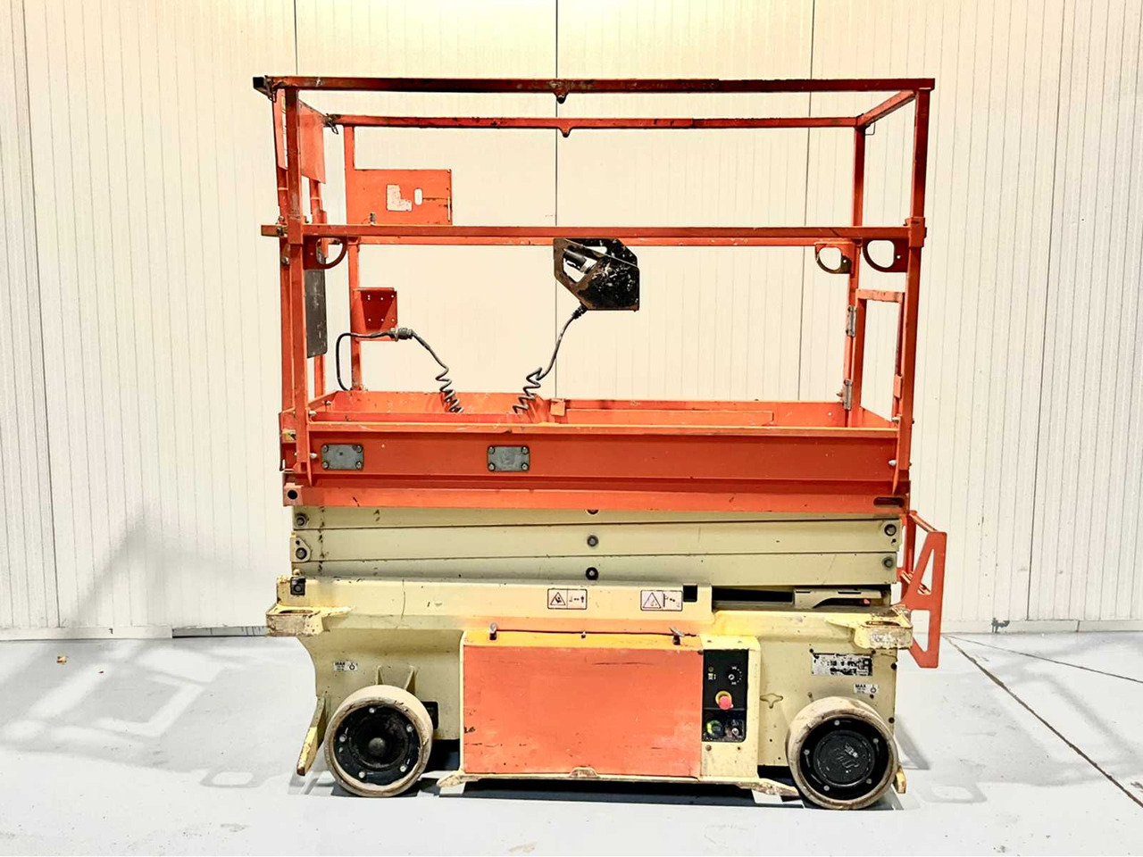 JLG -6RS - AERIAL WORK PLATFORM, 2015, 7.8M, 279 HOURS, SCISSOR LIFT - Aerial platform: picture 3 JLG -6RS - AERIAL WORK PLATFORM, 2015, 7.8M, 279 HOURS, SCISSOR LIFT - Aerial platform: picture 3