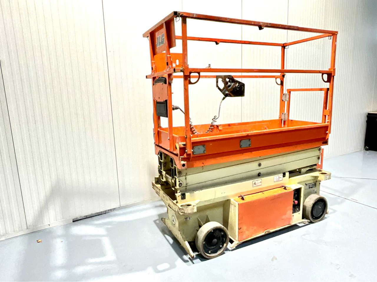 JLG -6RS - AERIAL WORK PLATFORM, 2015, 7.8M, 279 HOURS, SCISSOR LIFT - Aerial platform: picture 1 JLG -6RS - AERIAL WORK PLATFORM, 2015, 7.8M, 279 HOURS, SCISSOR LIFT - Aerial platform: picture 1